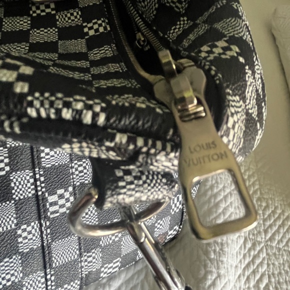 Louis Vuitton Limited Edition x Virgil Abloh Calfskin Distorted Damier keepall - Picture 7 of 12